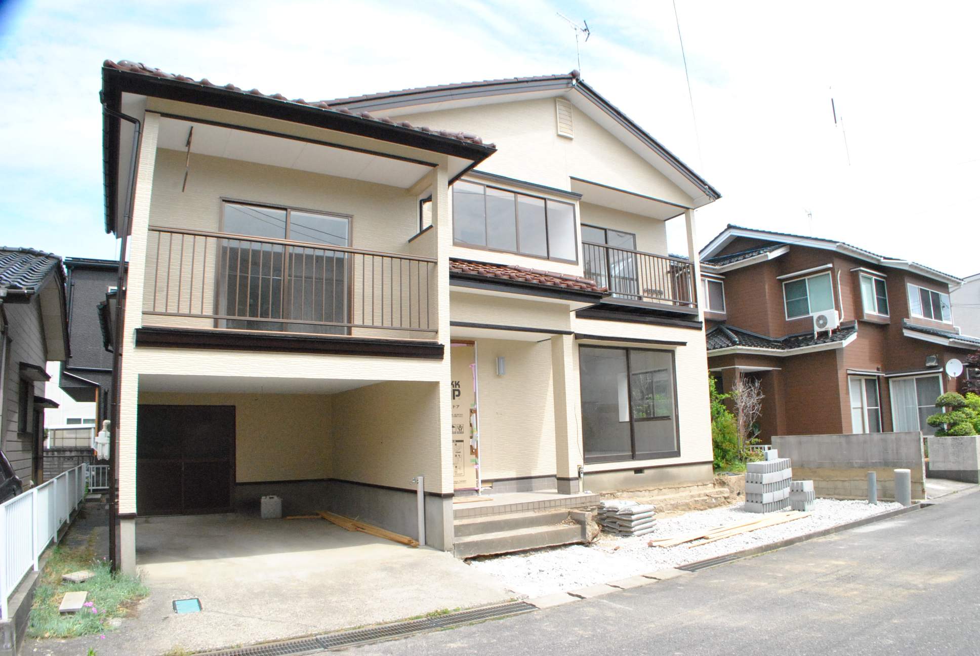新潟市中央区山二ツリノベーション住宅工事中外観