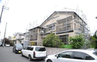 新潟市中央区山二ツリノベーション住宅工事中外観